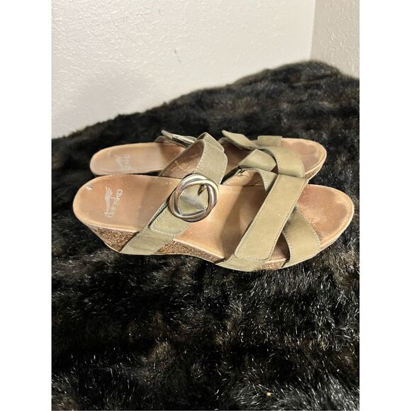 Dansko Susie Taupe Milled Nubuck Wedge Sandal Women's Size US 10.5/ EU 41 - Picture 1 of 5